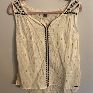 🖤 Black Friday 10/$10 

⭐️2/$10 - blouse